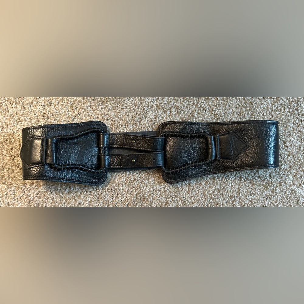 Women’s Vintage Black Patent Leather Waist Belt (31”)